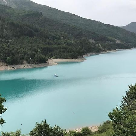La Maison Des Pins Saint-Julien-du-Verdon Kültér fotó